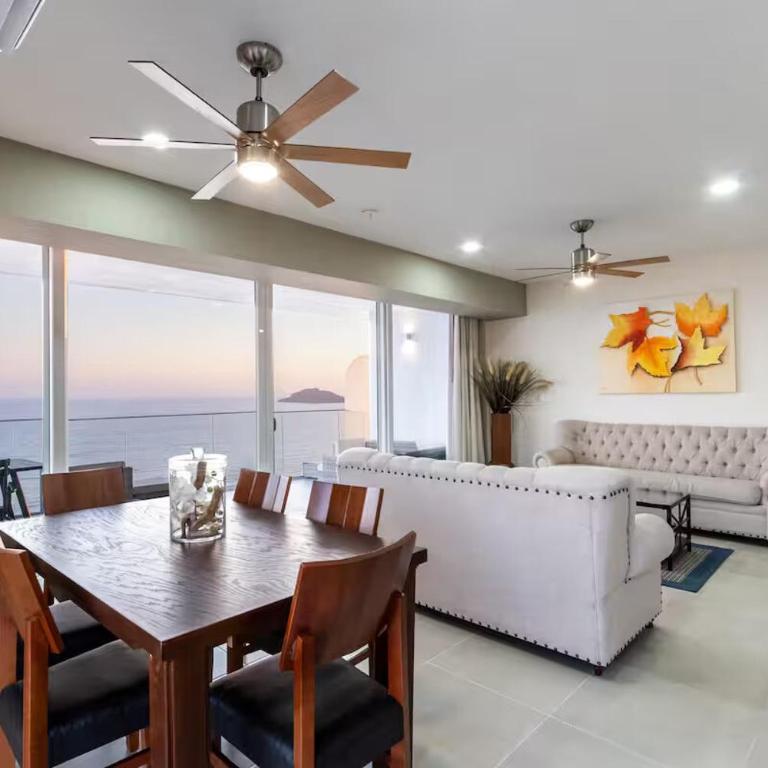Accommodation in front of the pier Cristal bay 1504 - One-Bedroom Apartment - 1