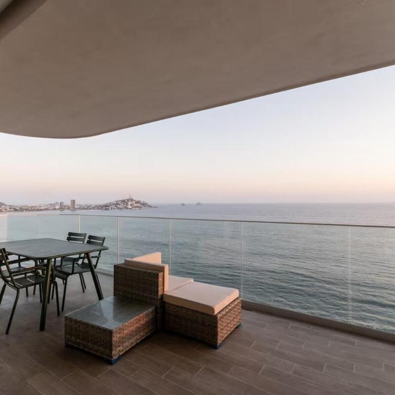 Accommodation in front of the pier Cristal bay 1504 - One-Bedroom Apartment - 7