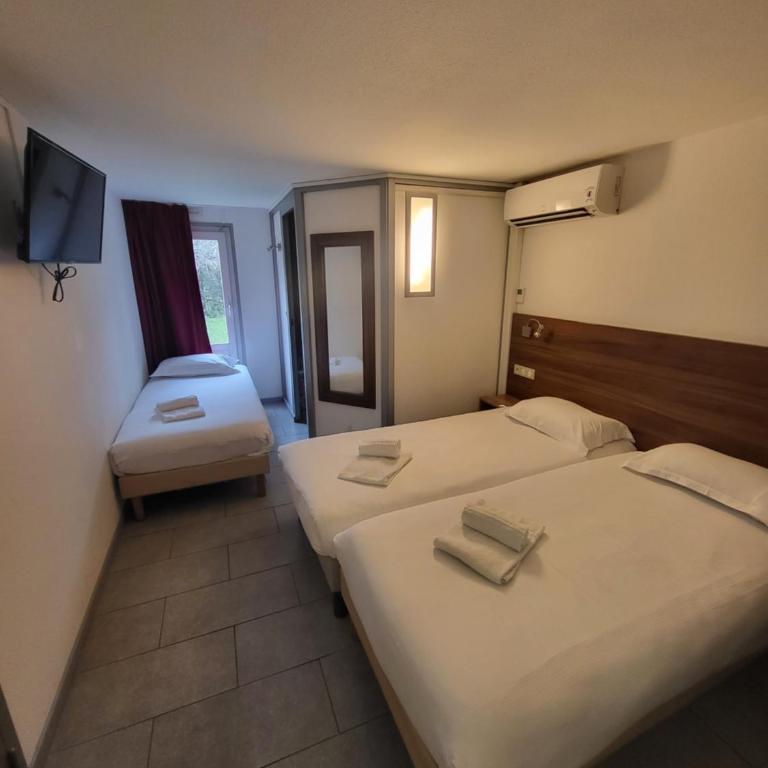 Brit Hotel Plaisance A9/A61 - Chambre Triple - 2