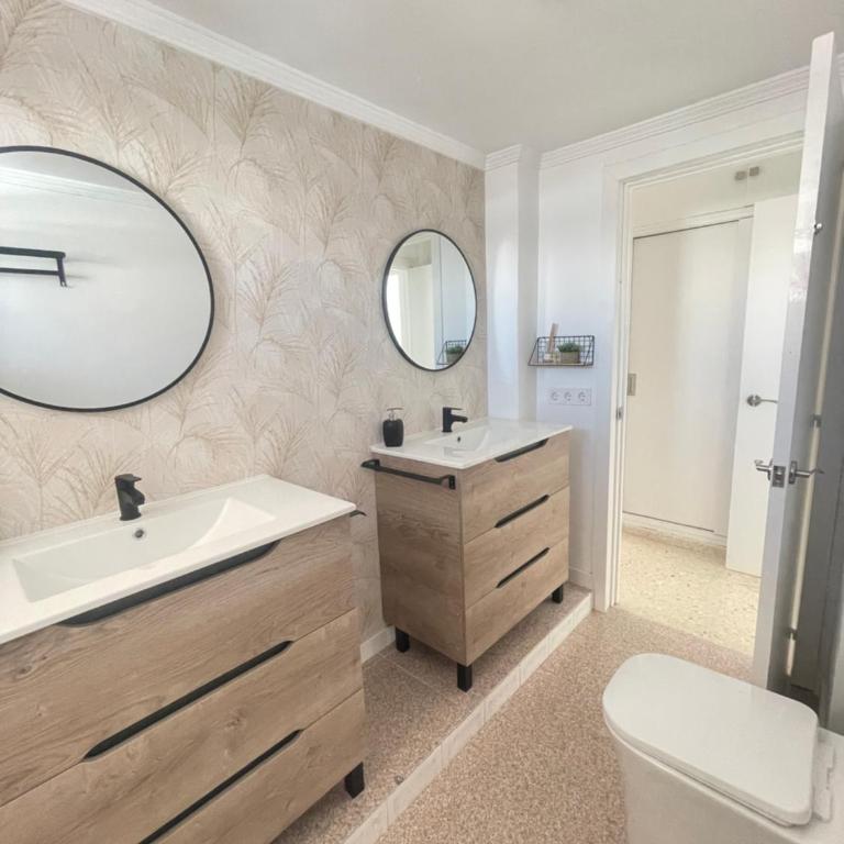 My Dream Beach & Town Apartment - Three-Bedroom Apartment - 22