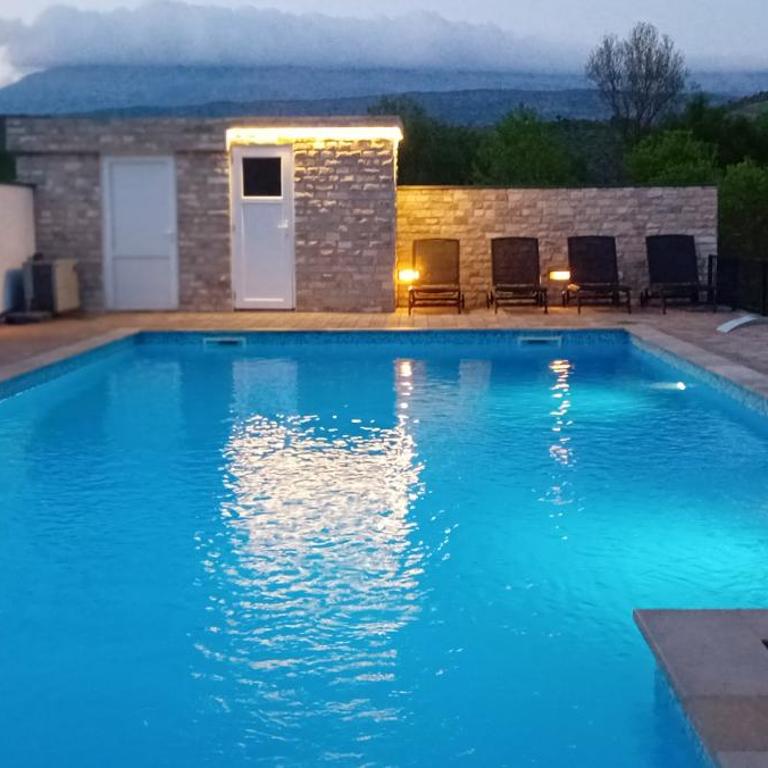 Villa Lila - Three-Bedroom Villa - 17