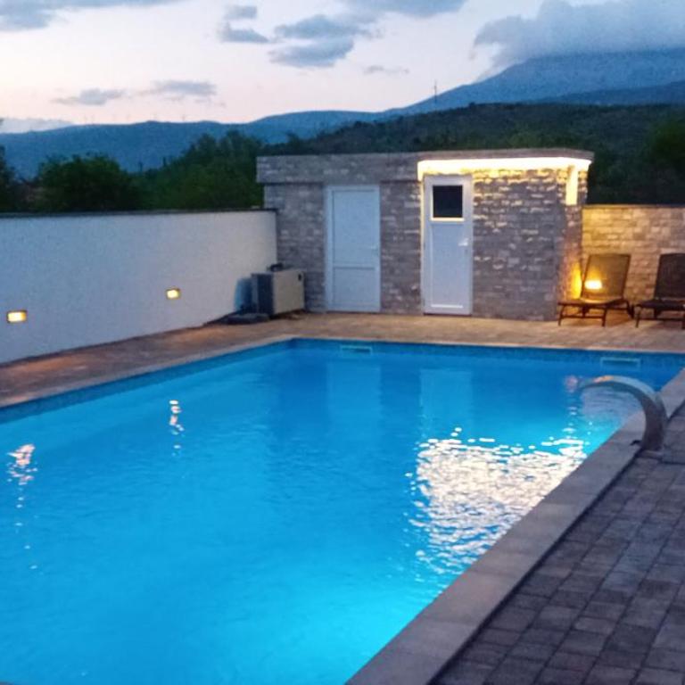 Villa Lila - Three-Bedroom Villa - 7