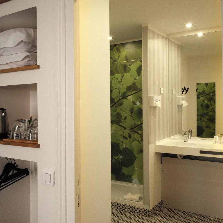 Logis Hôtel de l'Europe - Chambre Quadruple - Non-Fumeurs - 3