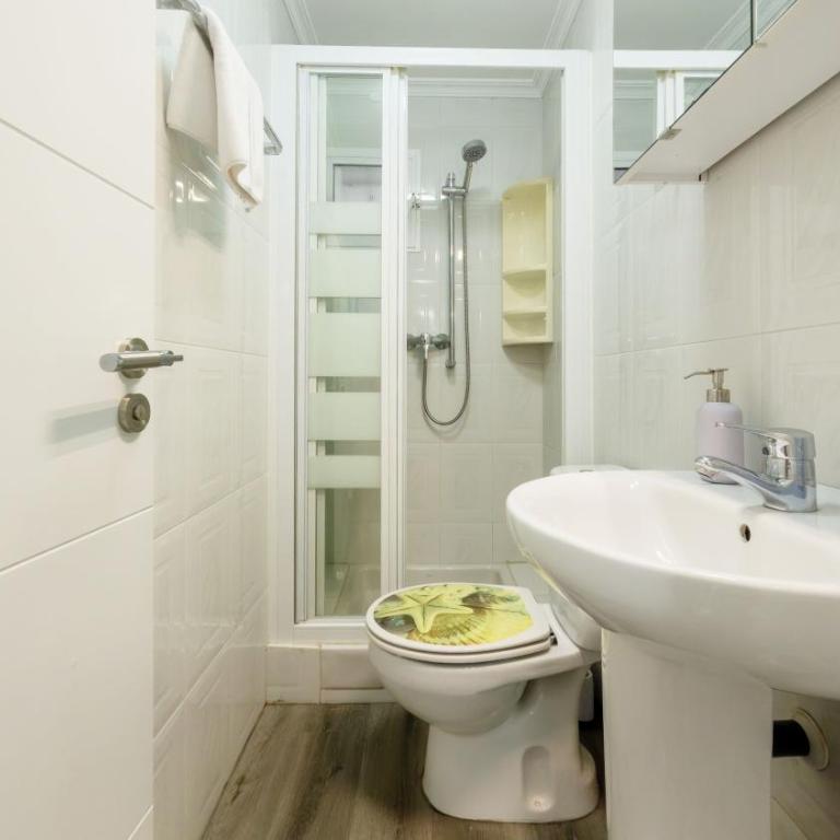 Malibu Dreams 2 Bedroom Apartment - Two-Bedroom Apartment - Oceanfront - 15