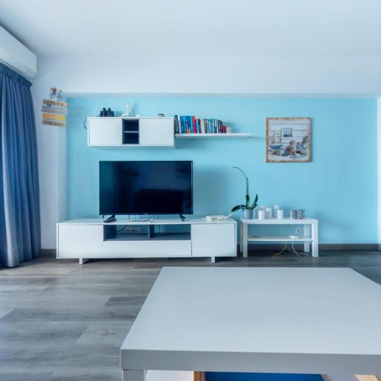 Malibu Dreams 2 Bedroom Apartment - Two-Bedroom Apartment - Oceanfront - 2