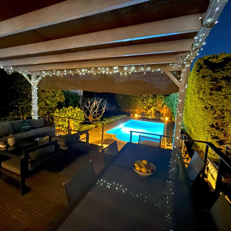Cannes Villa Warm, Peaceful Retreat with Private Garden & Pool - Villa avec Piscine Privée - 10