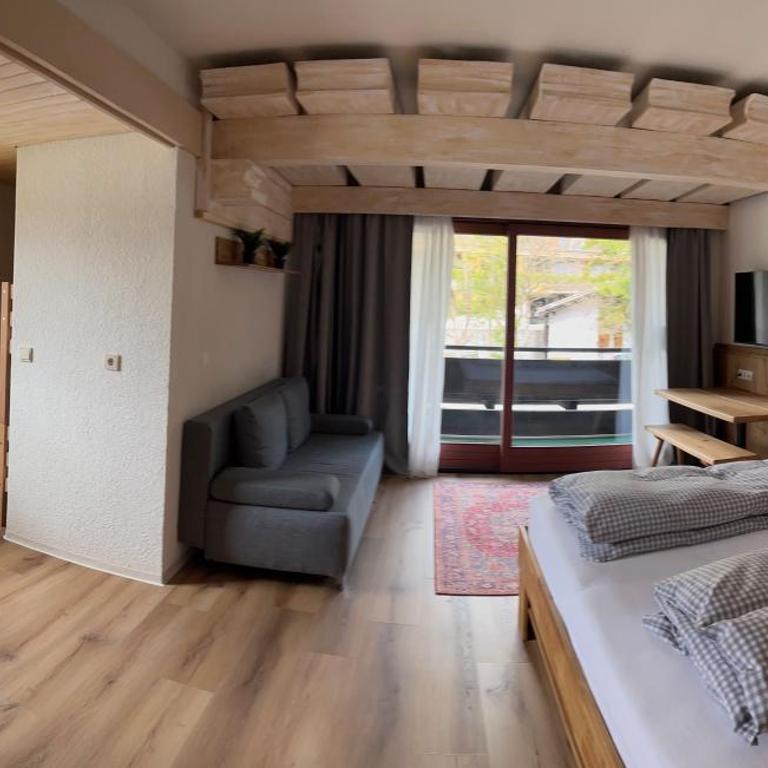 B&B in Seefeld - Familiensuite mit Balkon - 3