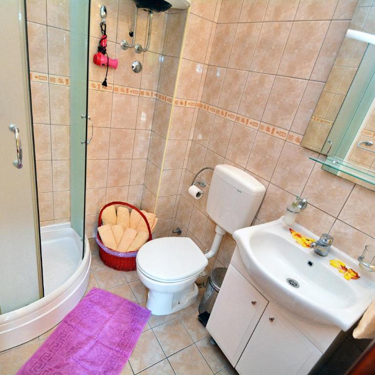 Apartments Dinko Zifra - Apartman sa Jednom Spavaćom Sobom i Balkonom (4 Odrasle Osobe) - 9