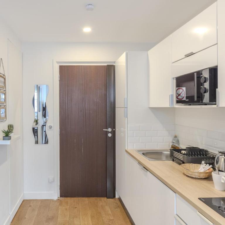 Modern and renovated apartments next to the CROISETTE and PALAIS DES FESTIVALS - Estudio Deluxe con cama grande - 5