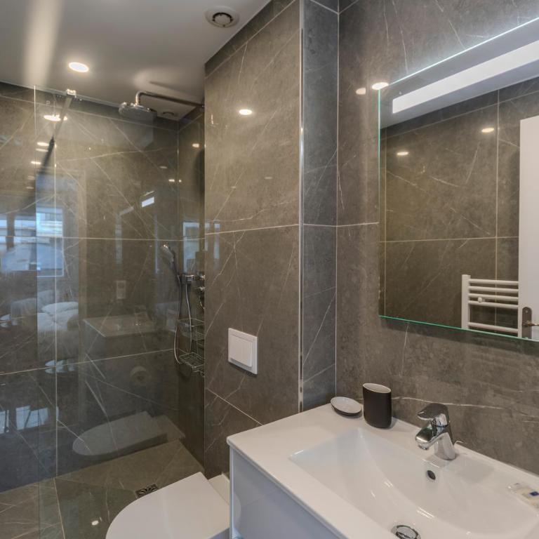 Modern and renovated apartments next to the CROISETTE and PALAIS DES FESTIVALS - Estudio Deluxe con cama grande - 12