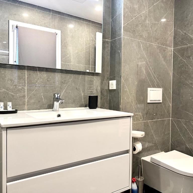 Modern and renovated apartments next to the CROISETTE and PALAIS DES FESTIVALS - Estudio Deluxe con cama grande - 11