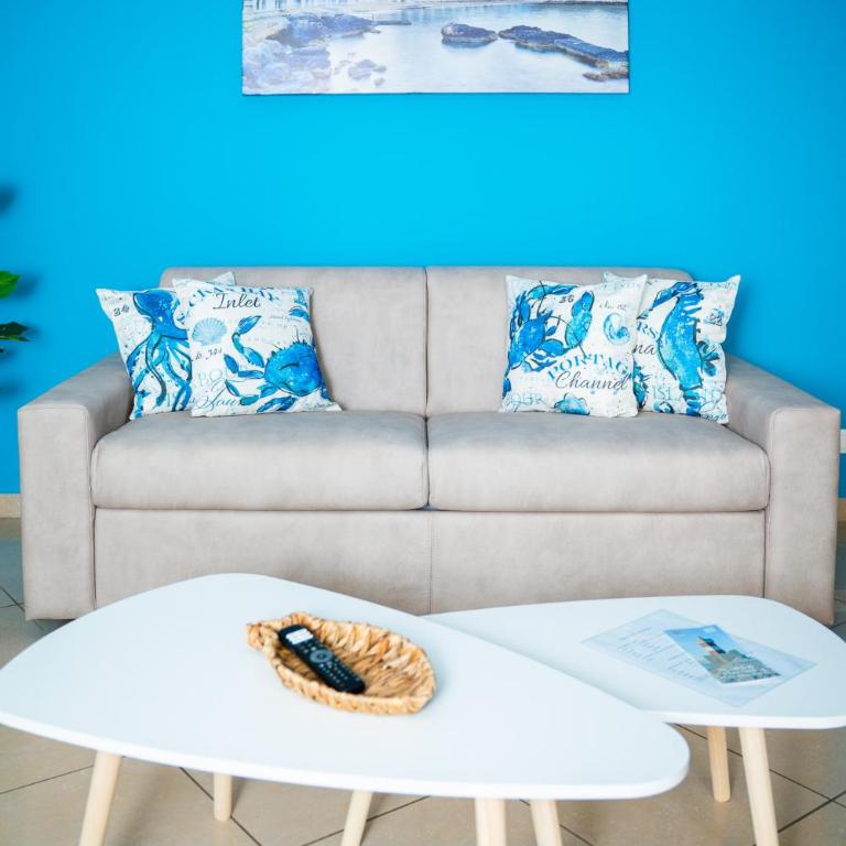 Sisters in law blue house - Two-Bedroom Apartment - 20