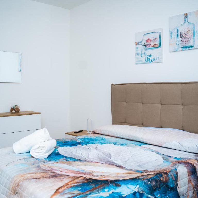 Sisters in law blue house - Two-Bedroom Apartment - 30