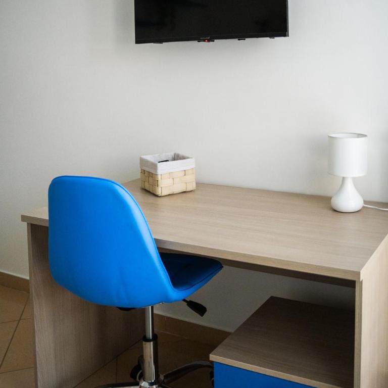 Sisters in law blue house - Two-Bedroom Apartment - 36