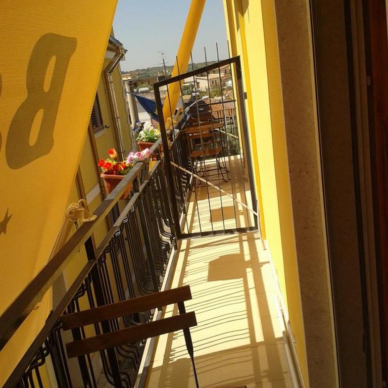Il Sole del Mediterraneo - Camera Matrimoniale con Balcone - 2