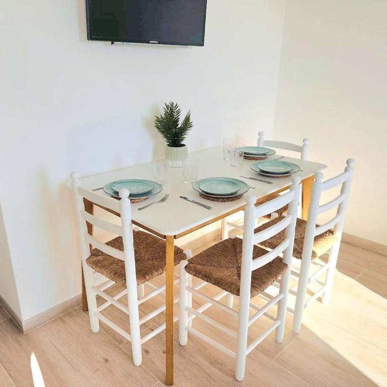 Apartamento con terraza y vistas al mar en Son Bou - Two-Bedroom Apartment with Balcony and Terrace - 5