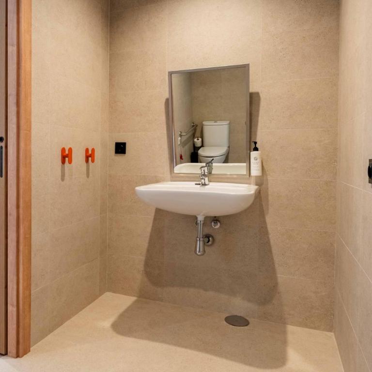 easyHotel Madrid Alcala - Double Room - Disability Access - 5
