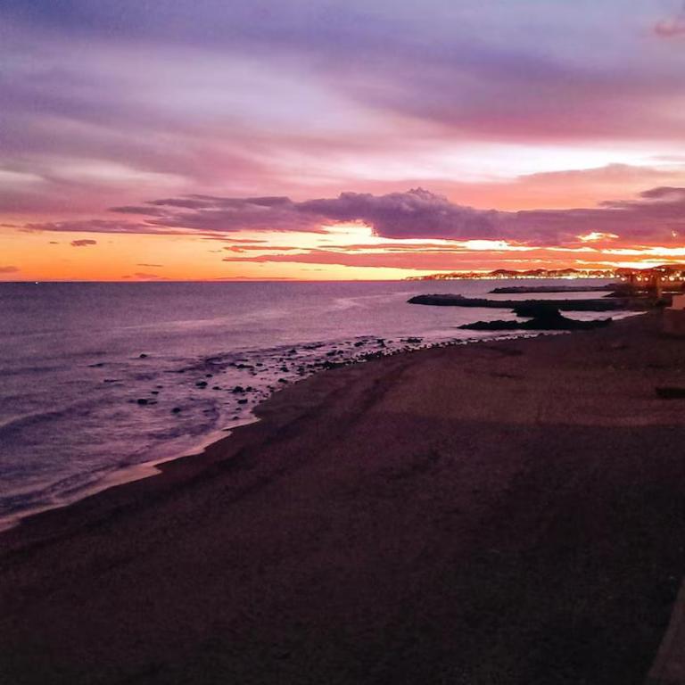 Malibu Dreams 2 Bedroom Apartment - Two-Bedroom Apartment - Oceanfront - 33