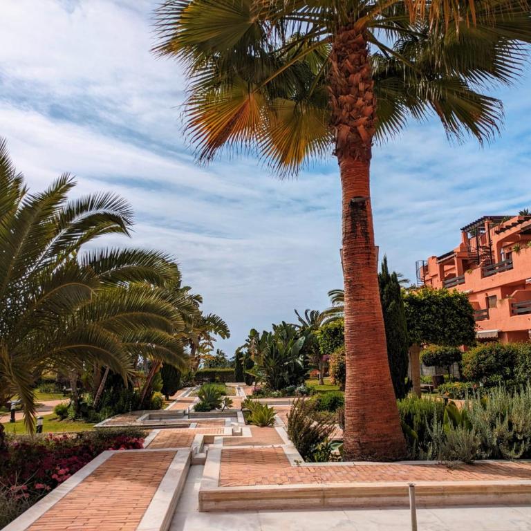 Beautiful 2-Bedroom Frontline Beach Apartment - Apartamento de 2 dormitorios - 26
