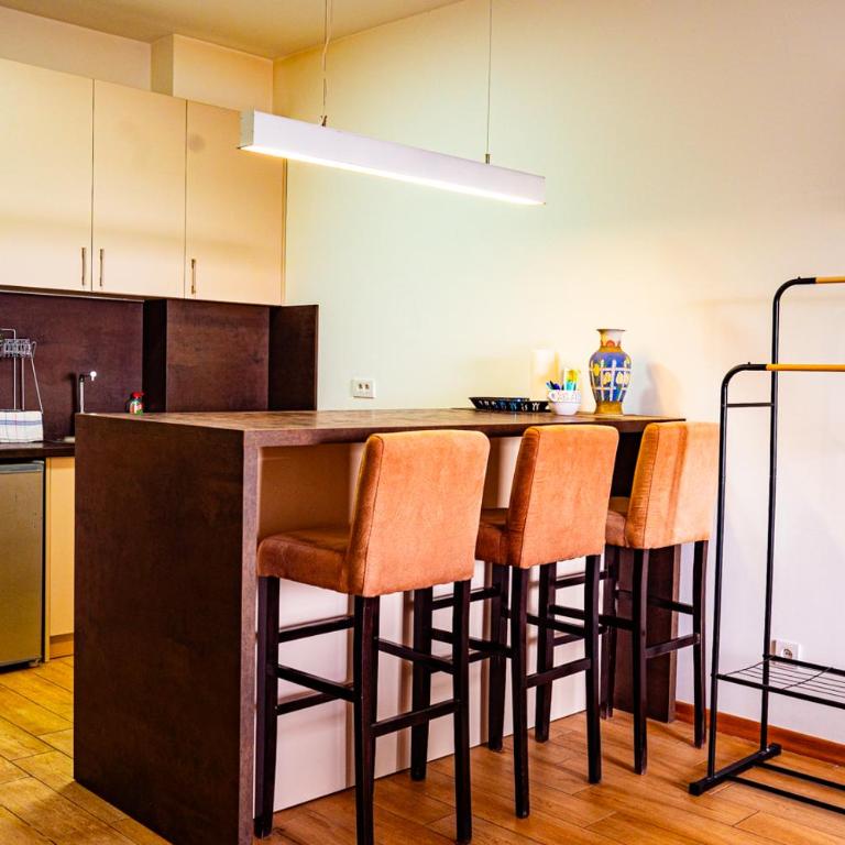 Modern City Flat Budva - Balcony & Garage Included - Apartman sa 1 Spavaćom Sobom - 2