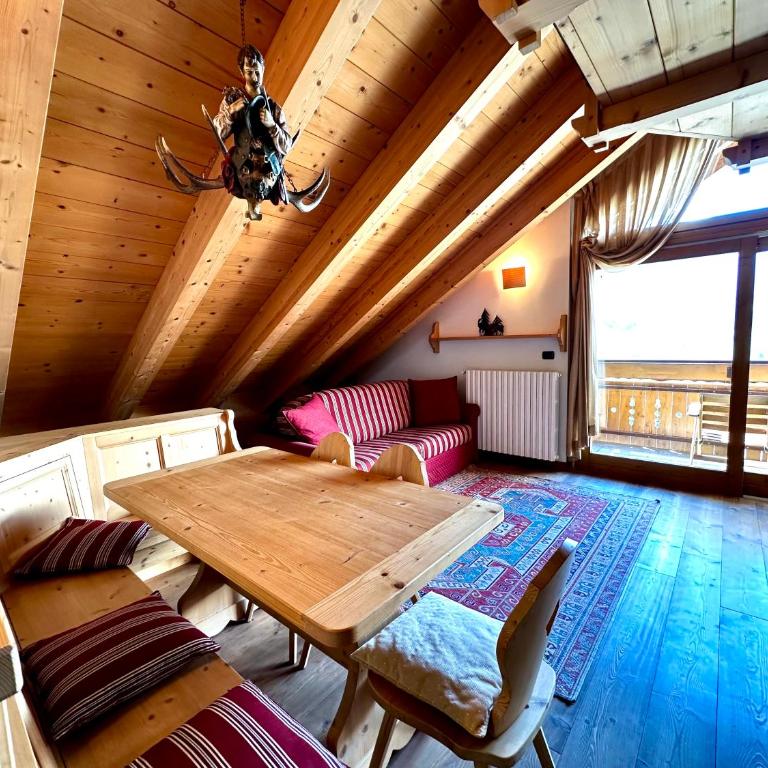 Alpine Escape 4 - Appartamento con 1 Camera da Letto, Balcone e Vista Montagna - 3