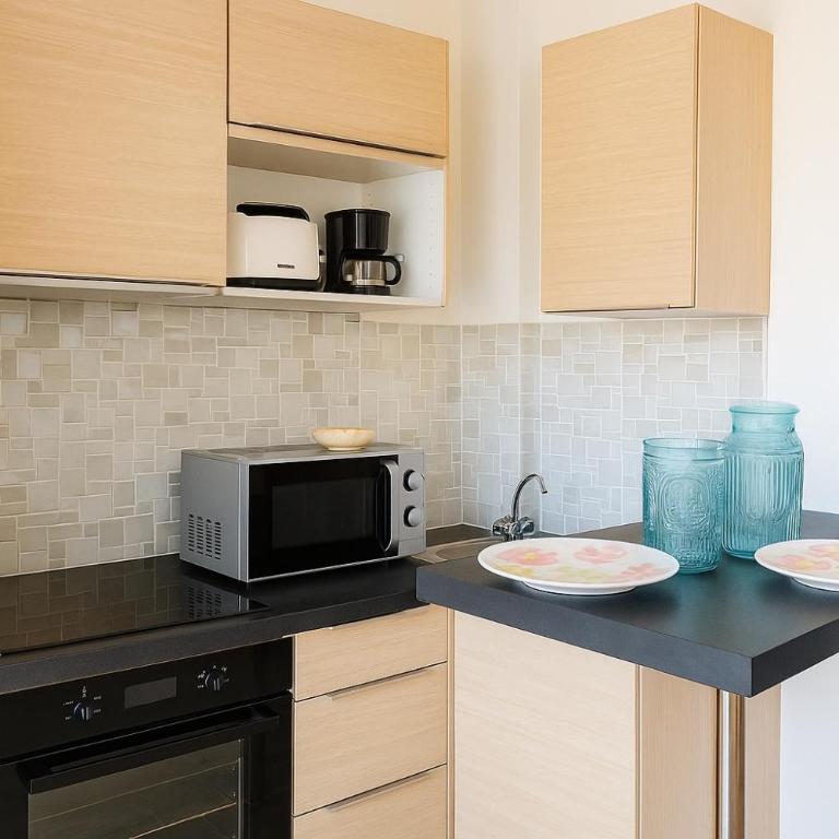 Cannes Marina, Studio Vue Port avec Piscine et Parking Privé - Appartement 1 Chambre - 4