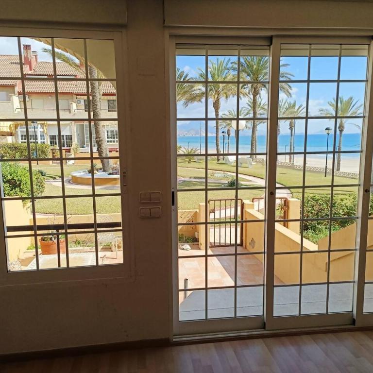 Bungalow primera línea de playa - Casa de 5 dormitorios - 2