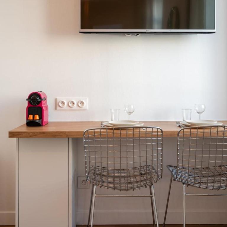 Charming Lille St Michel studio - Apartment - 13