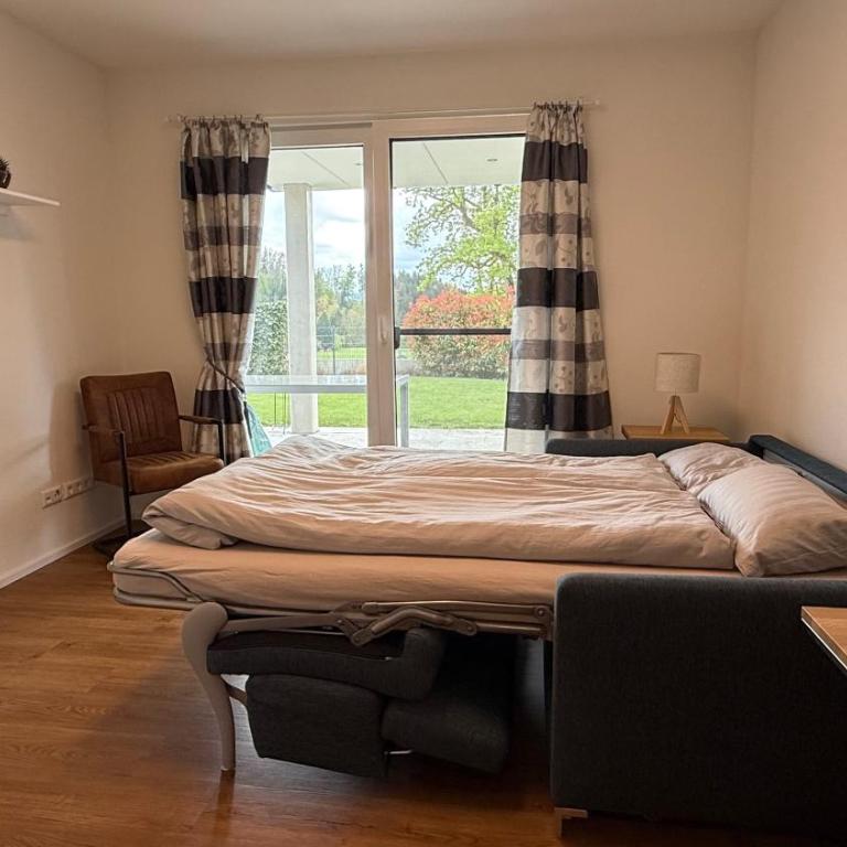 Ferienwohnung Weitblick Wangen im Allgäu - Zwei Schlafzimmer - Terrasse - Kamin - Deluxe Apartment mit 2 Schlafzimmern und Gartenblick - 29