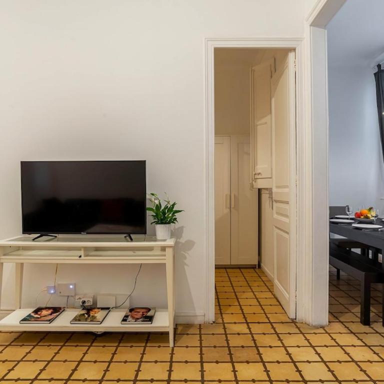 Canela Homes MIDTERM MONUMENTAL - Apartamento de 4 dormitorios con balcón - 40