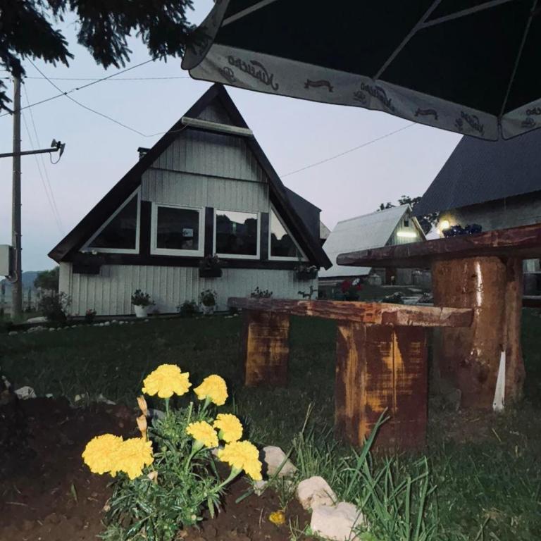 The Secret Garden Retreat - One-Bedroom House - 9