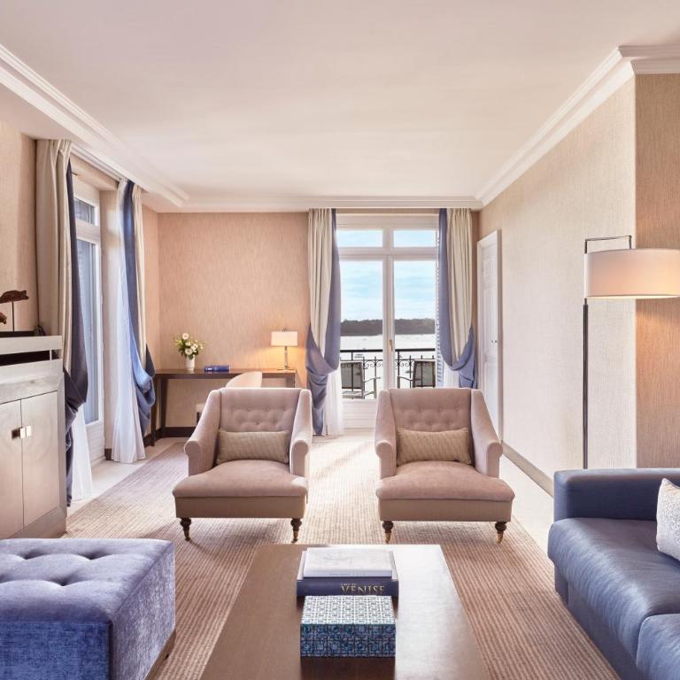 Hôtel Barrière Le Grand Hôtel Dinard - Suite Prestige - Vue sur Mer - 3