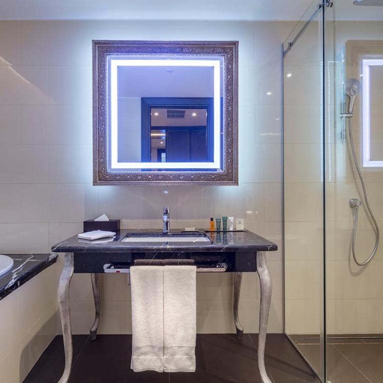 Hilton Podgorica Crna Gora - Executive Double Room with Two Double Beds - Lounge Access - 6