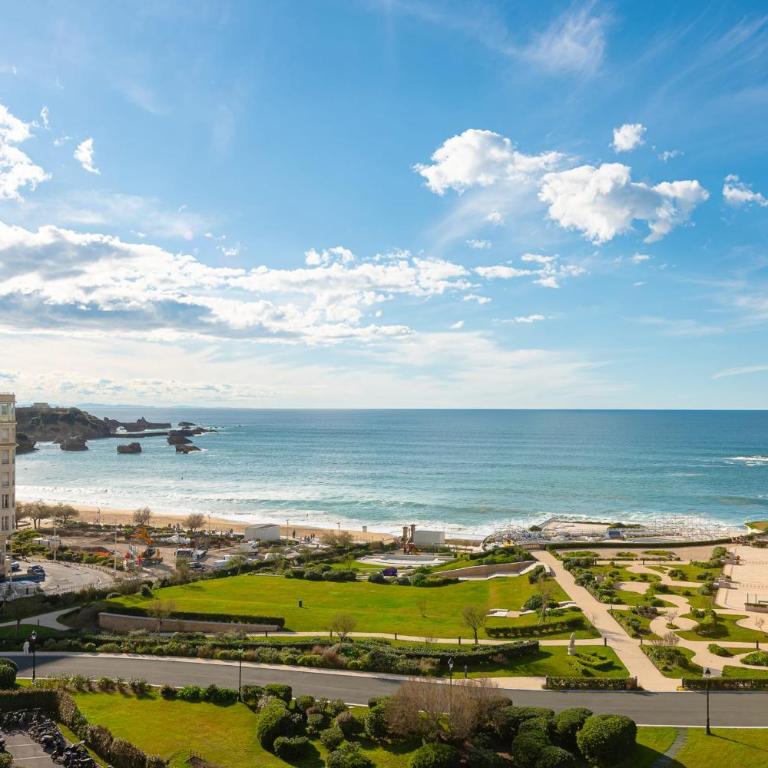 EUGENIE - Apt with balcony and sea view and Hotel du Palais in Biarritz - Apartment - 1