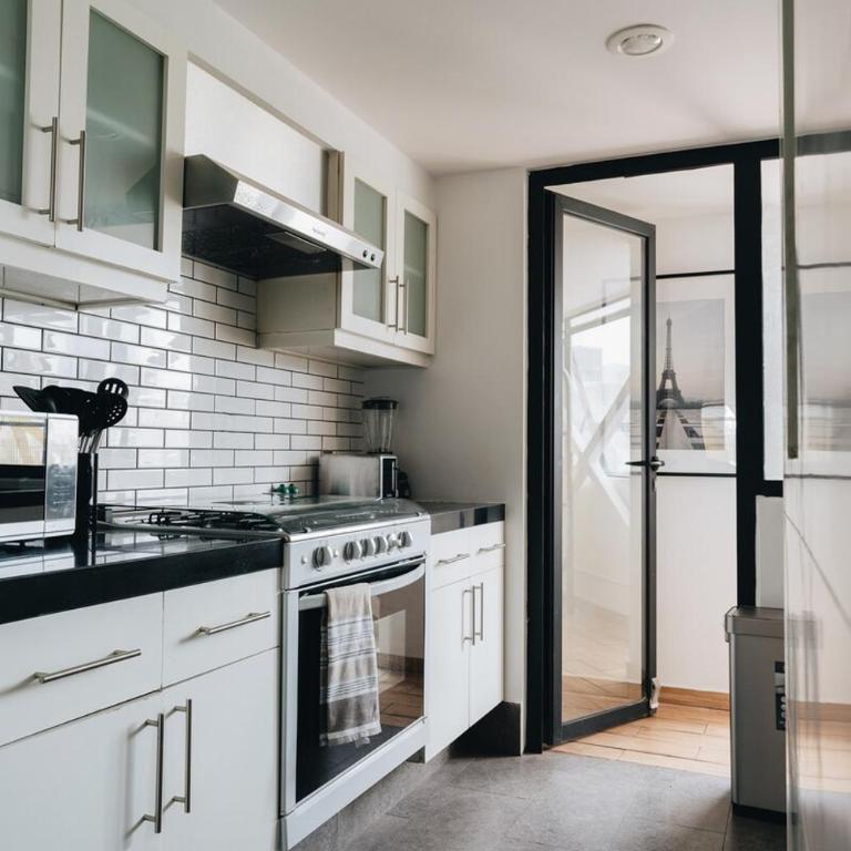 Parque España Hideaway - Three-Bedroom Apartment - 32