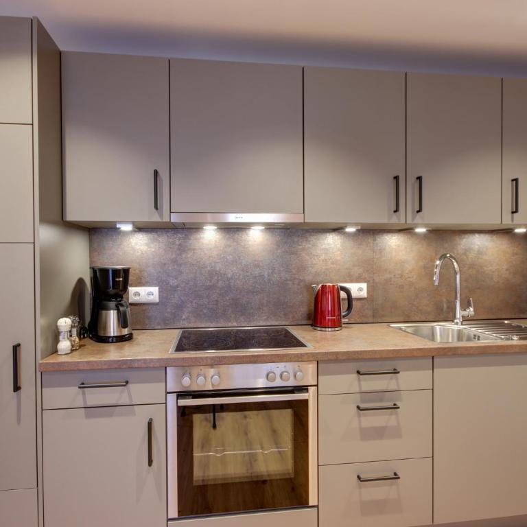 Gasthof-Appartements Vroni - Chiemgau Karte - Apartment mit 2 Schlafzimmern und Balkon - 3