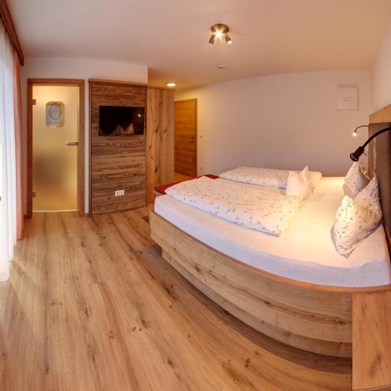 Gasthof-Appartements Vroni - Chiemgau Karte - Apartment mit 2 Schlafzimmern und Balkon - 6