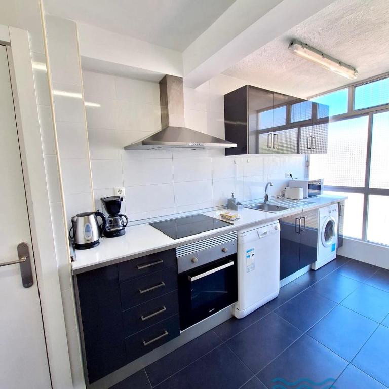 APARTBEACH CAPRI FRONT BEACH CLIMA y WIFI - Apartment - 8