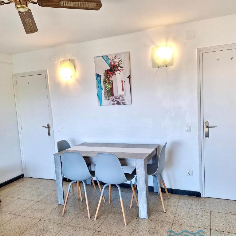 APARTBEACH CAPRI FRONT BEACH CLIMA y WIFI - Apartment - 15