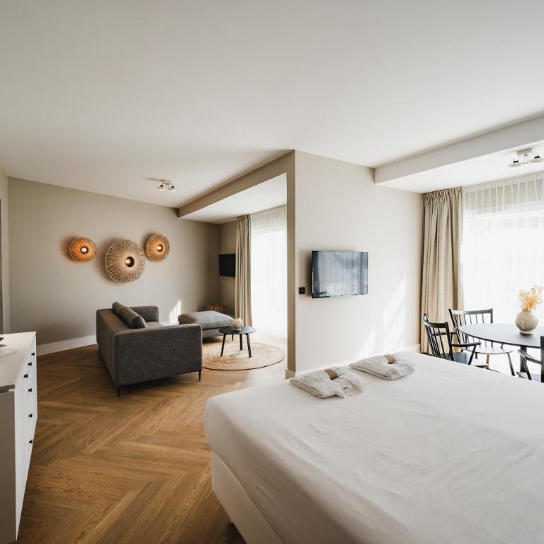 Van der Valk Hotel Bloom Saint Aygulf - Superior Family Suite with Bathtub - 3