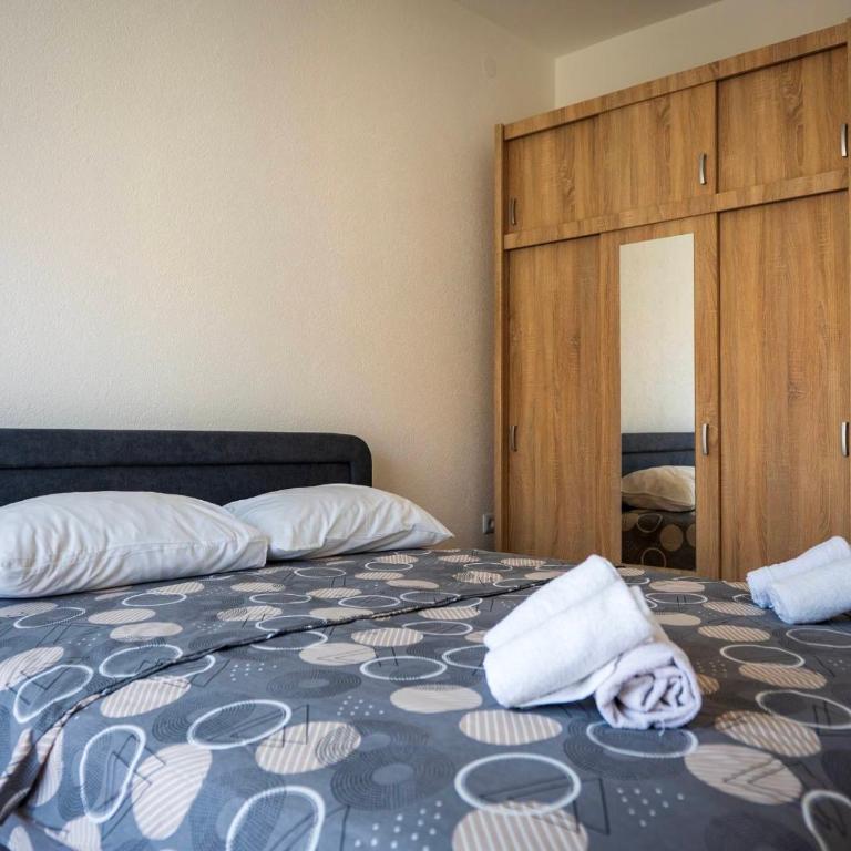 Apartman RiS - Deluks Apartman sa 2 Spavaće Sobe i Pogledom na Vrt - 12