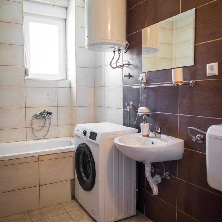 Apartman RiS - Deluks Apartman sa 2 Spavaće Sobe i Pogledom na Vrt - 19