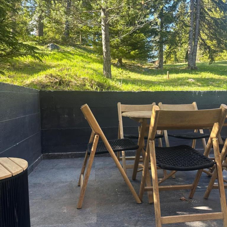 Black Chalet - Two-Bedroom Chalet - 38