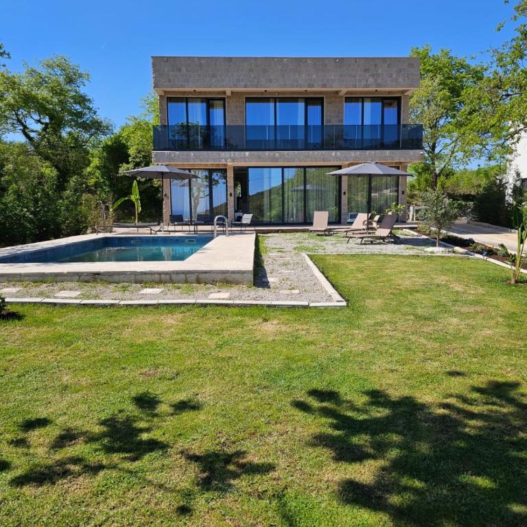 Villa LuceSole Budva - Vila sa 4 Spavaće Sobe i Sopstvenim Bazenom - 2