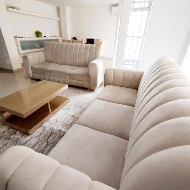 Apartamento al lado de la casa de Silvestre Dangond - Apartamento de 3 dormitorios - 3