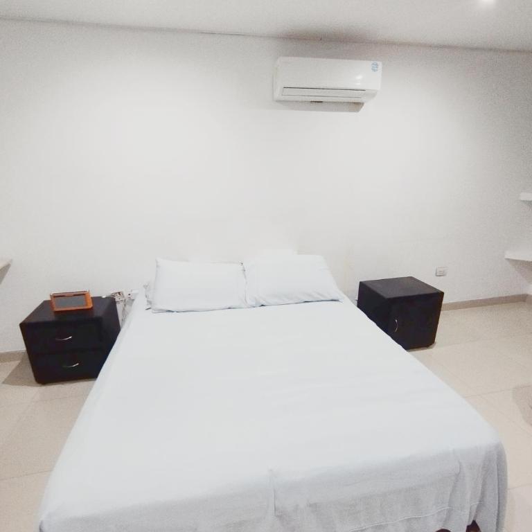 Apartamento al lado de la casa de Silvestre Dangond - Apartamento de 3 dormitorios - 28