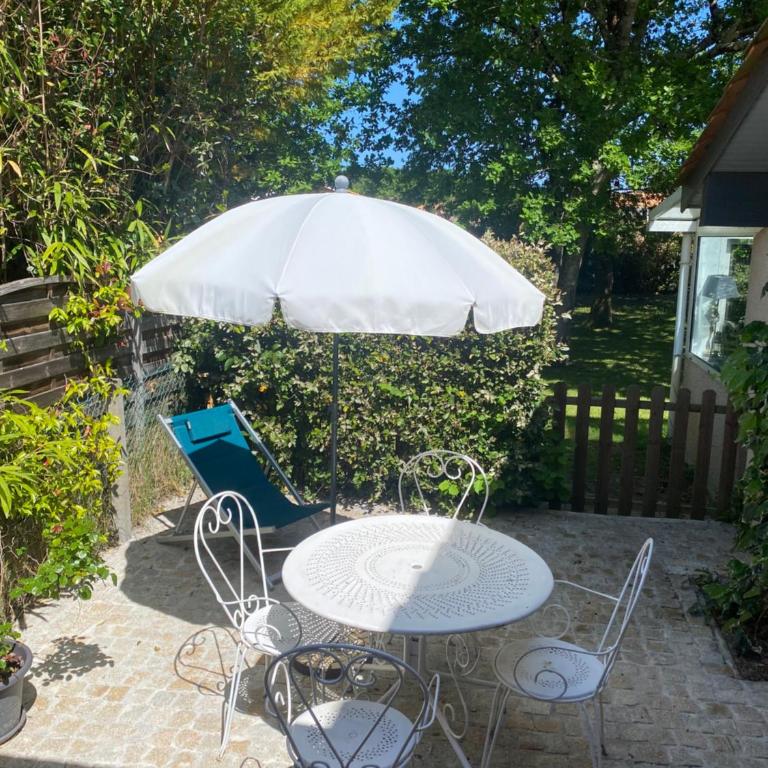 Beau T2 proche plages , commodités - One-Bedroom House - 12