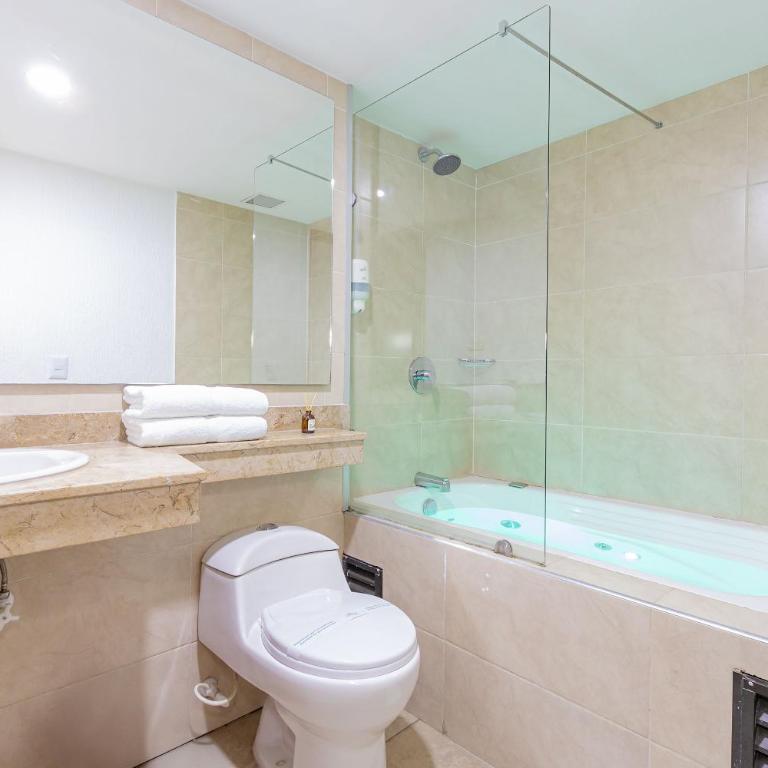 Hotel Prada - Queen Suite with Spa Bath - 7