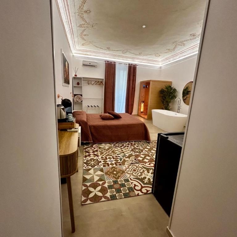 Massimo Rooms and suite - King Room with Spa Bath - 28