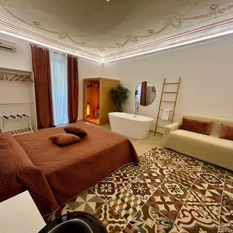 Massimo Rooms and suite - King Room with Spa Bath - 5